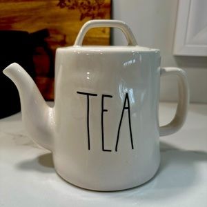 Rae Dunn teapot
